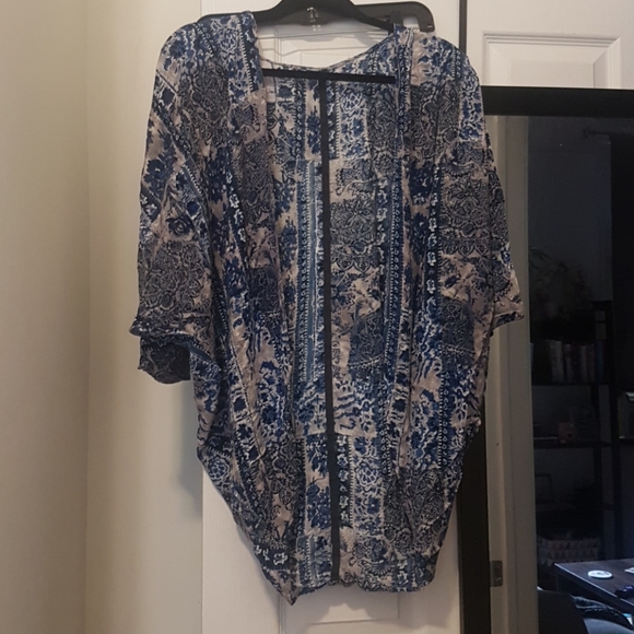 Forever 21 Tops - 3/$20 Forever 21 blue print kimono/cover up